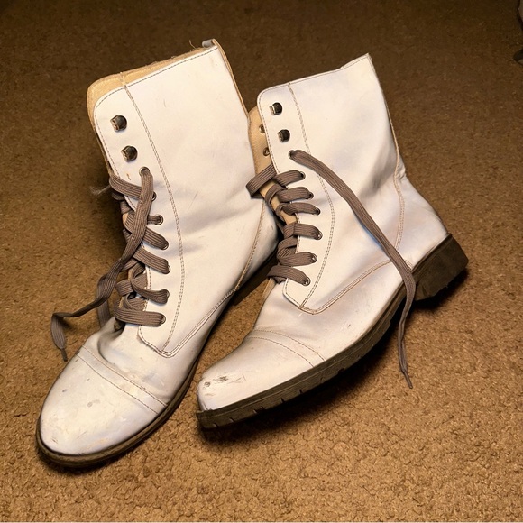 Dolls Kill FLASH REFLECTIVE combat boots. Perfect for festivals. 11 - Picture 2 of 4